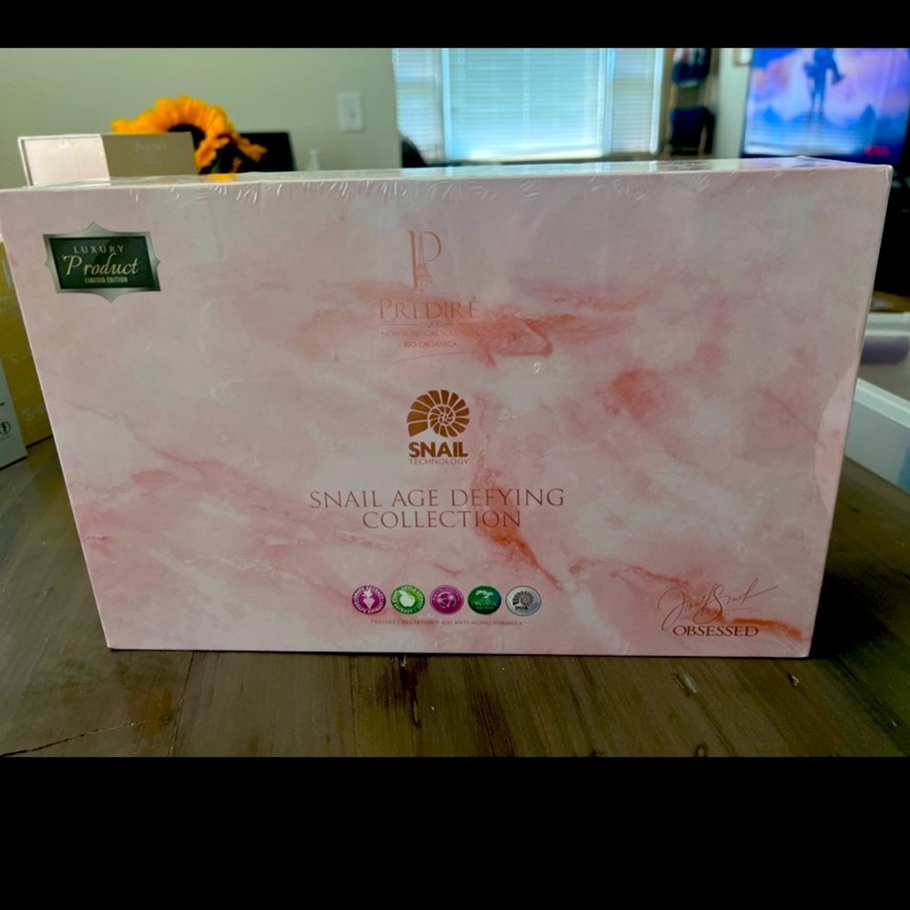 Predire Paris Snail age defying collection